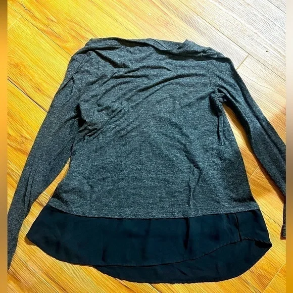 OLD Navy blouse - Picture 3 of 3